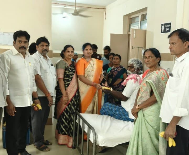 శ్వేతా లక్ష్మారెడ్డి జయంతి సందర్భంగా సేవా కార్యక్రమాలు - Udayam