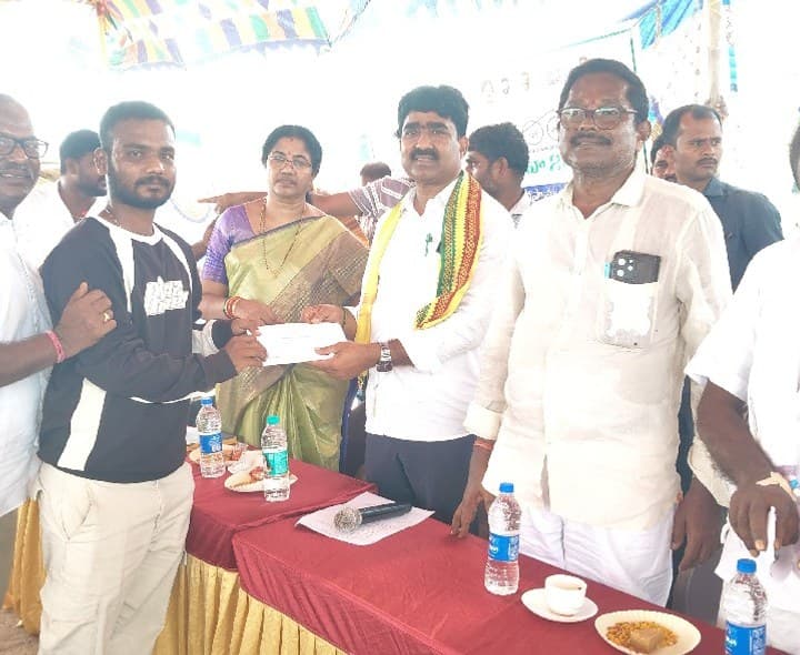 మత్స్యకారులకు ప్రభుత్వం డీజిల్ భరోసా - Udayam