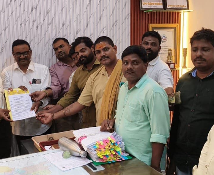 శ్రీకాకుళం మేయర్ పదవి ఎస్సీలకు ఇవ్వాలి - Udayam