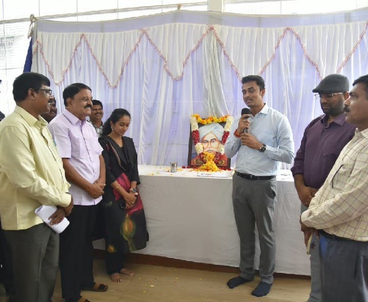 పుట్టపర్తిలో ఘనంగా గురజాడ జయంతి వేడుకలు - Udayam