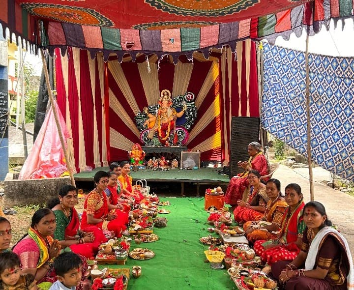 కుంకుమ పూజకు హాజరైన మహిళలు భక్తిశ్రద్ధలతో ప్రత్యేక పూజలు - Udayam