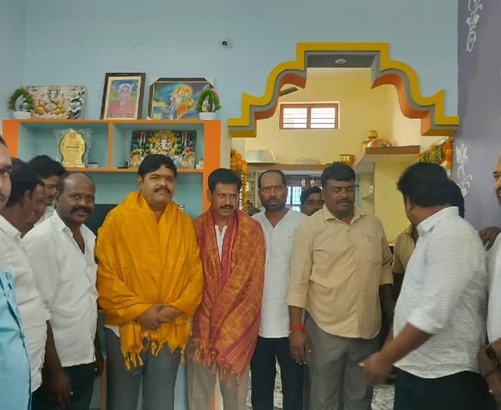తేనేటి విందులో పాల్గొన్న బుయ్యని శ్రీనివాస్ రెడ్డి - Udayam