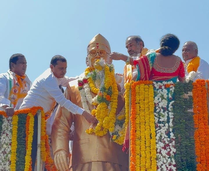 కొండా లక్ష్మణ్ బాపూజీ సేవలు మరువలేనివి: సిరిసిల్లలో ఘన నివాళులు - Udayam