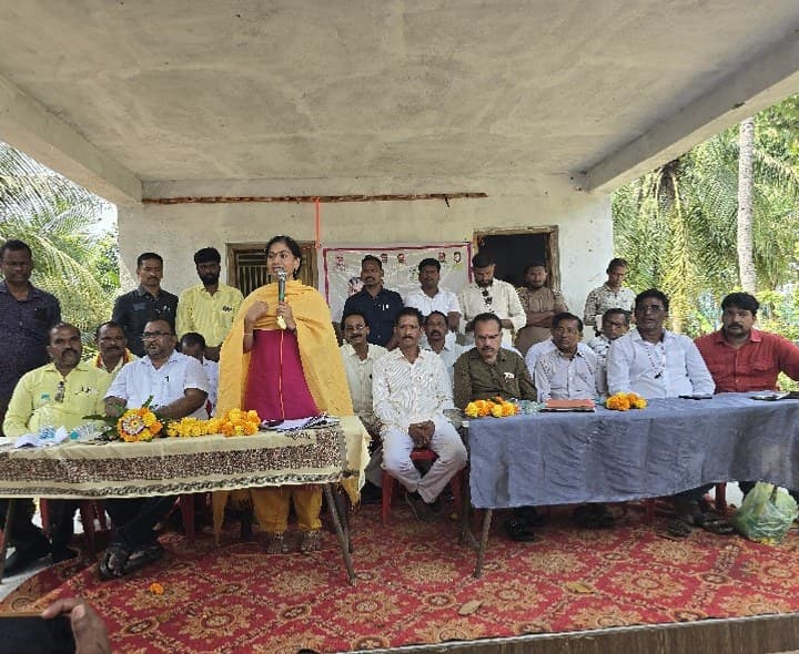 2.80 కోట్లతో బీటీ రోడ్డు ప్రారంభం - Udayam