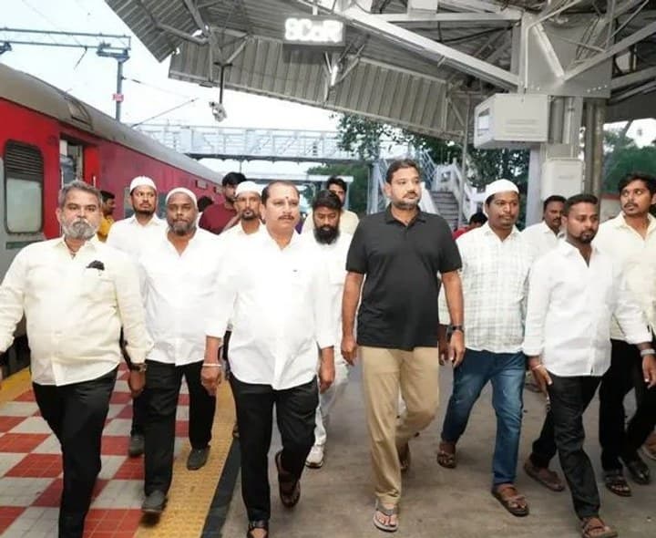 మైనారిటీ సంక్షేమ కమిటీ చైర్మన్ కు స్వాగతం - Udayam
