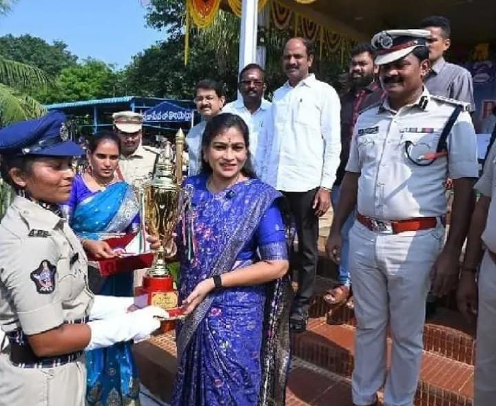 కానిస్టేబుళ్లు పోలీస్ వ్యవస్థకు వెన్నుముక - Udayam
