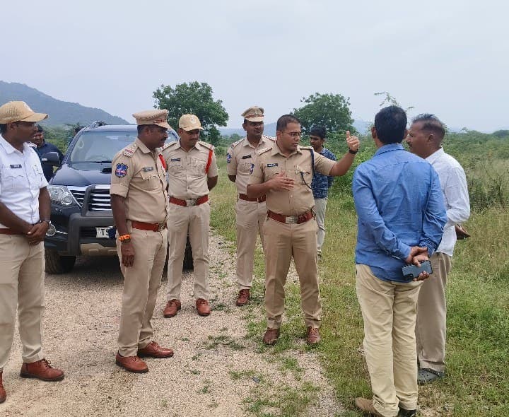 సిరిసిల్ల లో సీఎం పర్యటన భద్రతా ఏర్పాట్ల పరిశీలన - Udayam