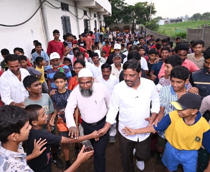 కొండుర్గ్లో సోషల్ వెల్ఫేర్ రెసిడెన్షియల్ స్కూల్ను సందర్శించిన మల్లన్న - Udayam