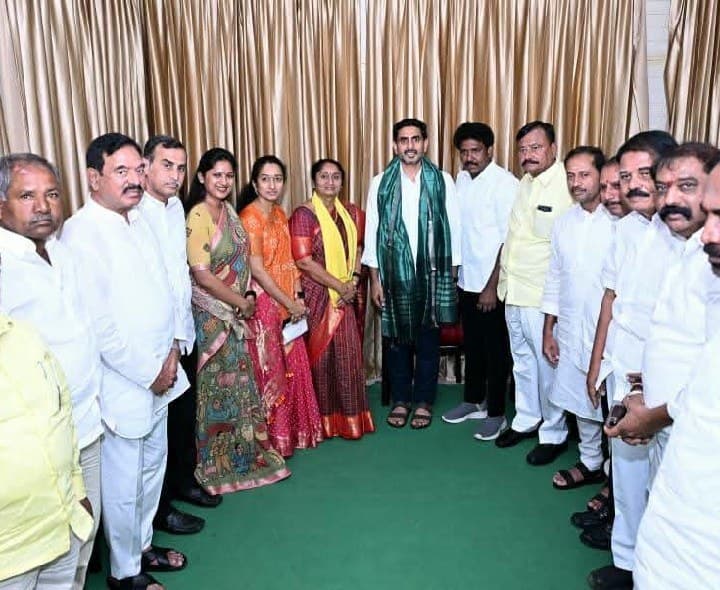 పుట్టపర్తి విమానాశ్రయంలో నారా లోకేష్కు స్వాగతం - Udayam