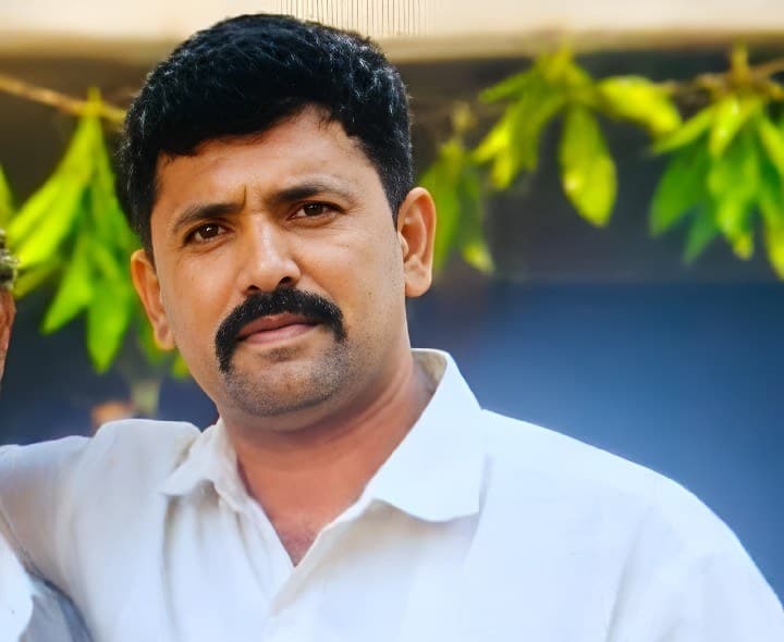 రోడ్డు ప్రమాదంలో వైసిపి సీనియర్ కార్యకర్త మృతి - Udayam