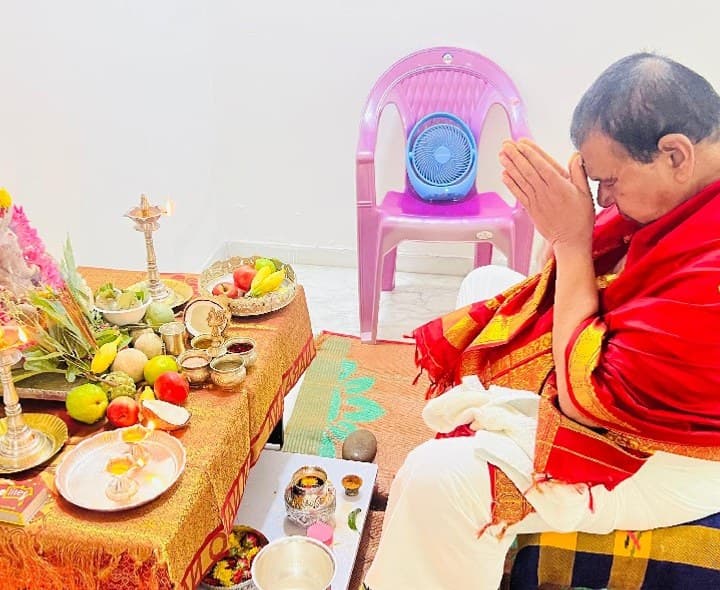 వినాయకుడికి ప్రత్యేక పూజలు నిర్వహించిన ఎమ్మెల్యే - Udayam