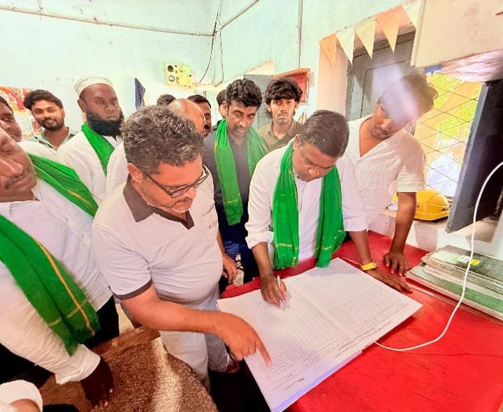 సబ్స్టేషన్ ను సందర్శించిన మాజీ ఎమ్మెల్యే - Udayam