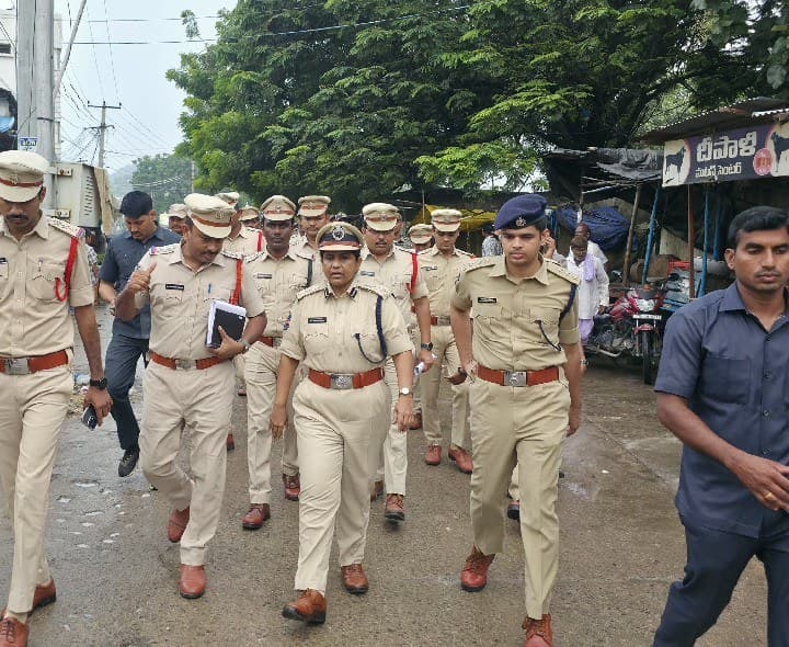 రేపు భైంసాలో పటిష్ట భద్రత: ఎస్పీ - Udayam