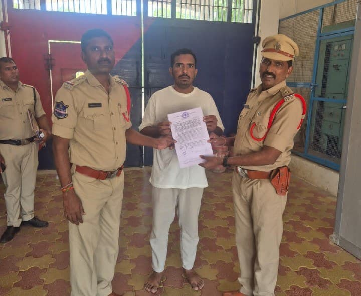 వరుస నేరాలకు పాల్పడుతున్న గోపాల్సింగ్ షెకావత్పై పీడీ యాక్ట్ - Udayam