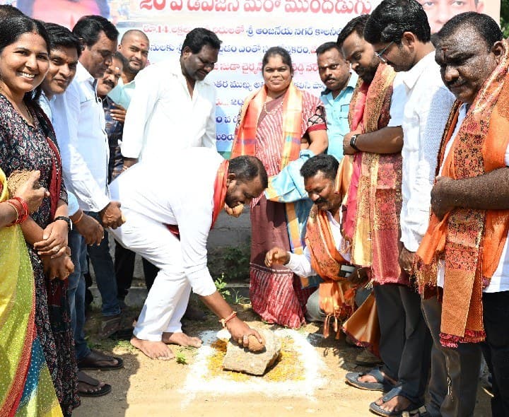 విలీన గ్రామాలే లక్ష్యంగా అభివృద్ధి: మేయర్ శ్రీనివాస్ - Udayam