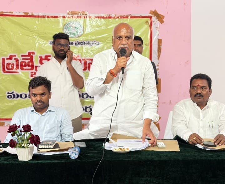 అర్హత ఉన్న ప్రతి కుటుంబానికి ప్రభుత్వ సంక్షేమ పథకాలు ఎమ్మెల్యే పవర్ - Udayam