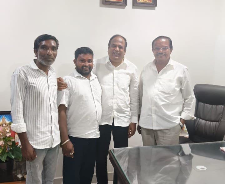 పలు సమస్యలపై ఎమ్మెల్యేలు కలిసిన కాంగ్రెస్ నాయకులు - Udayam