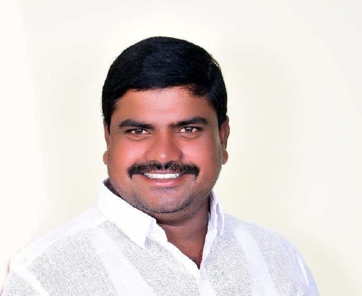 నిర్మల్ నియోజకవర్గం ఎస్సీ డిపార్ట్మెంట్ చైర్మన్ గా కత్తి నరేందర్ నియామకం - Udayam
