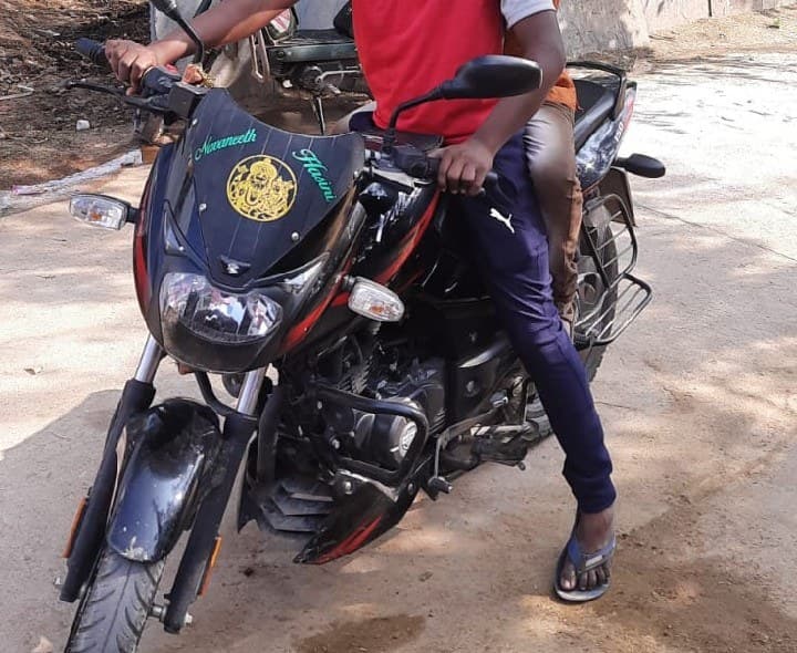బైక్ ని ఎత్తుకెళ్లిన గుర్తుతెలియని దుండగులు - Udayam