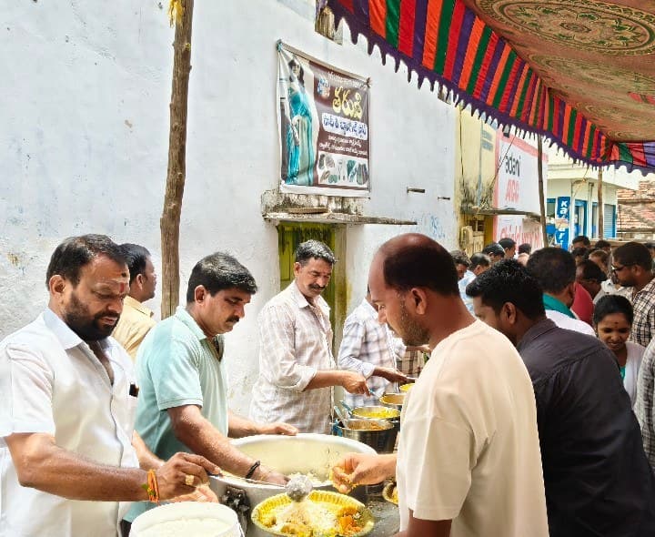 ధర్పల్లి మండలంలో గురడికాపు గణేష్ మండపం వద్ద యజ్ఞం, అన్నదానం - Udayam
