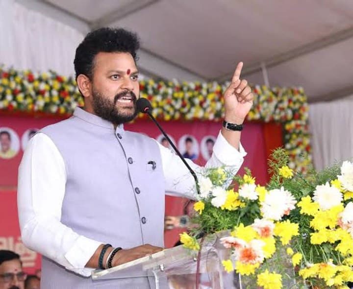 వైసీపీకి నైతిక హక్కు లేదు - Udayam