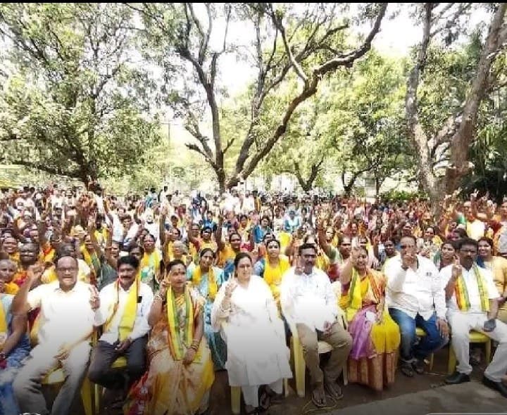 టీడీపీలోకి భారీగా చేరికలు - Udayam