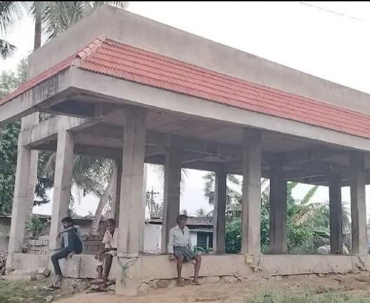 ముద్దాడలో అసంపూర్తిగా ఆరోగ్య కేంద్రం - Udayam