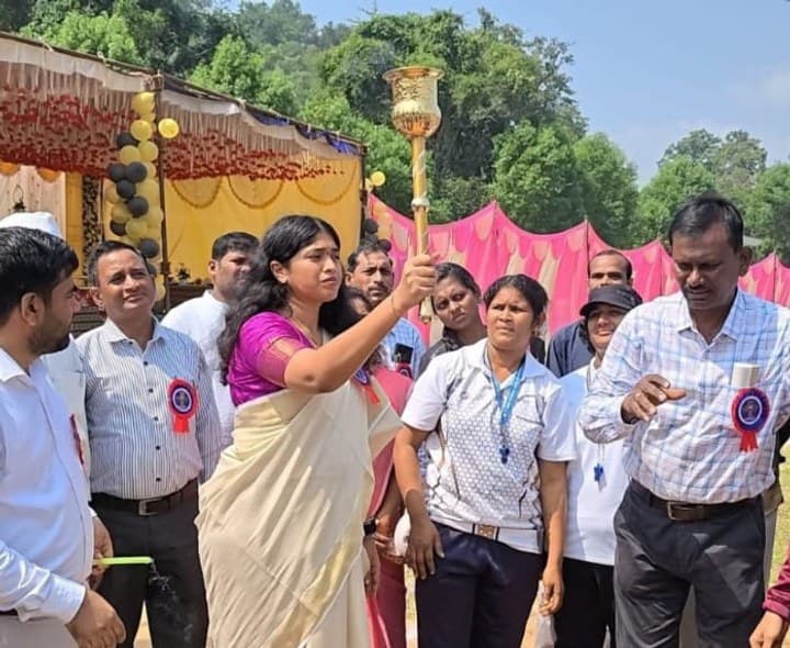 క్రీడలు క్రమశిక్షణకు, నాయకత్వానికి పునాది - Udayam