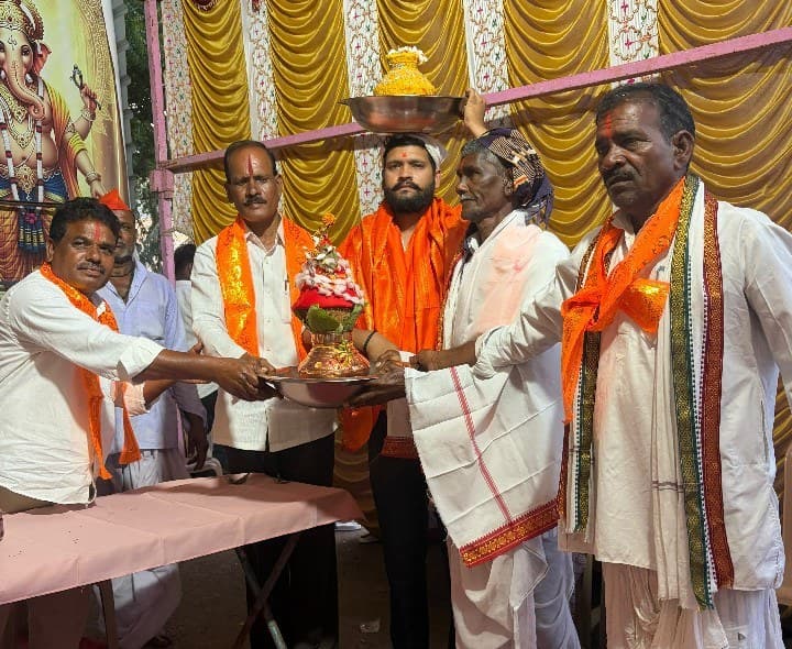 రూ.51 వేలతో వినాయక లడ్డూ దక్కించుకున్న అంజిరెడ్డి - Udayam
