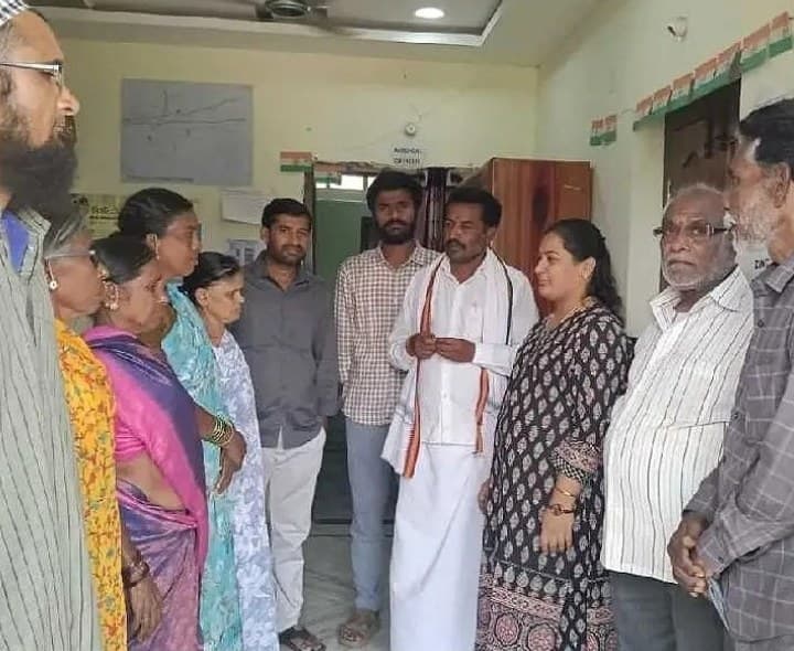 పాముకాటు నివారణపై అవగాహన - Udayam