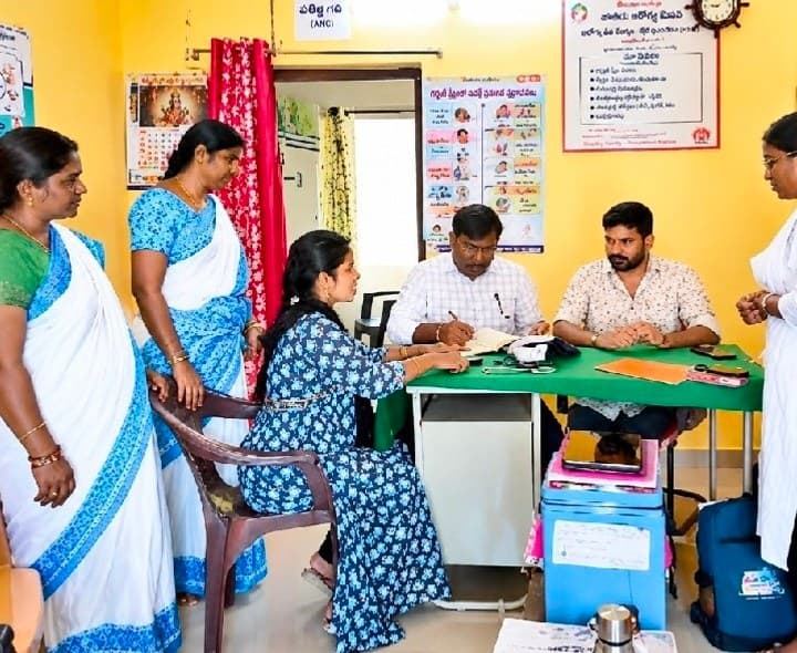 ఆరోగ్య ఉప కేంద్రాల పరిశీలన - Udayam