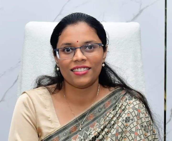 రైతులకు ఇబ్బంది లేకుండా ధాన్యం కొనుగోళ్లు: కలెక్టర్ - Udayam