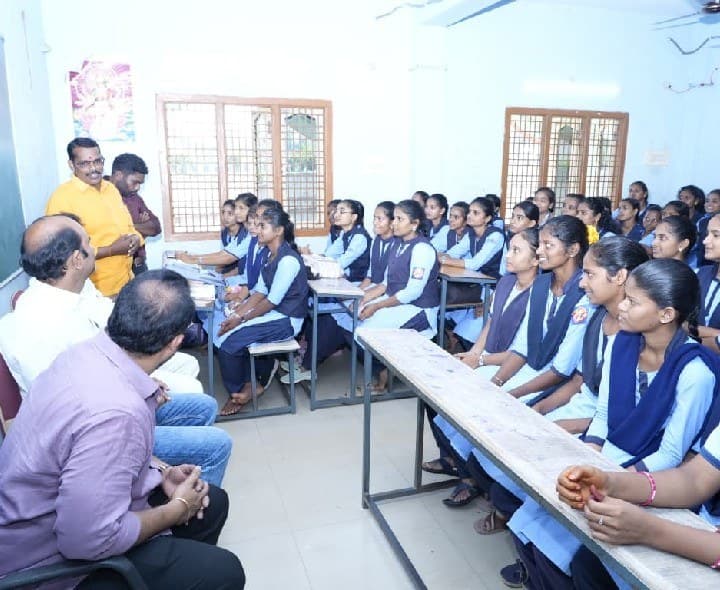 నియామక ప్రక్రియలో పారదర్శకతకు ప్రాధాన్యత - MP - Udayam