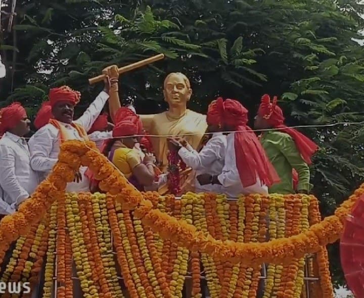 చాకలి ఐలమ్మ విగ్రహాన్ని ఆవిష్కరించిన మాజీ ఎమ్మెల్యే అంజయ్య యాదవ్ - Udayam