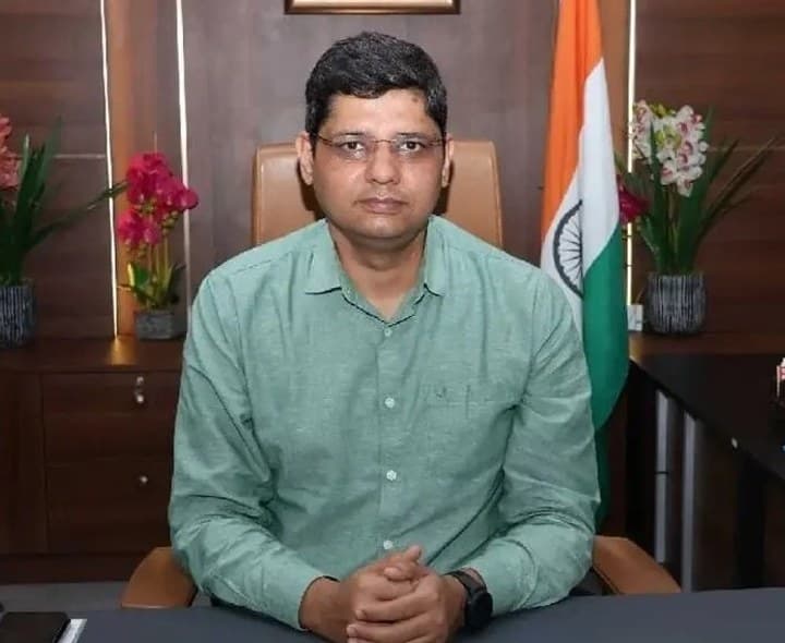 రేపు పిట్లంలో బీసీ కమిషన్ పర్యటన - Udayam