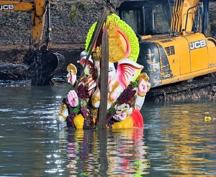 350కి పైగా గణేష్ విగ్రహాల నిమజ్జనం - Udayam