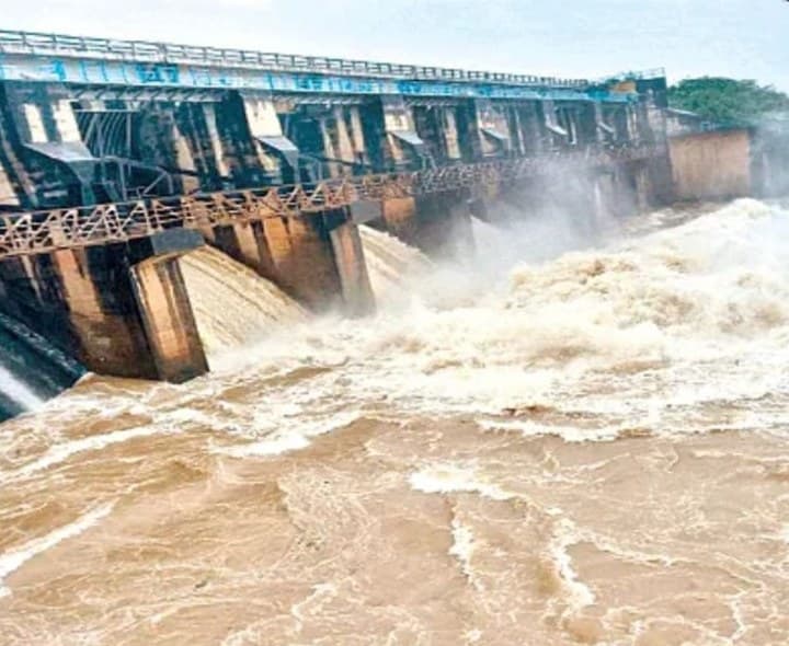 జలాశయాలకు భారీగా చేరుతున్న వరద నీరు - Udayam