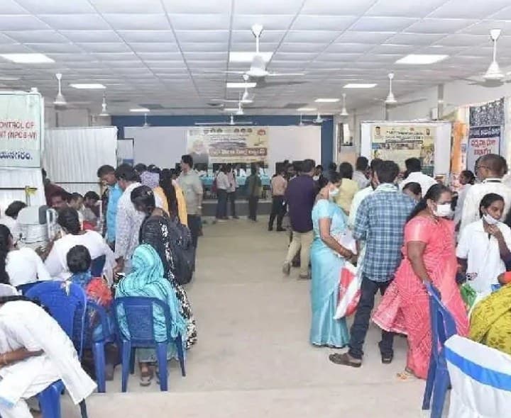 ఉచిత మెగా వైద్య శిబిరానికి భారీ స్పందన - Udayam