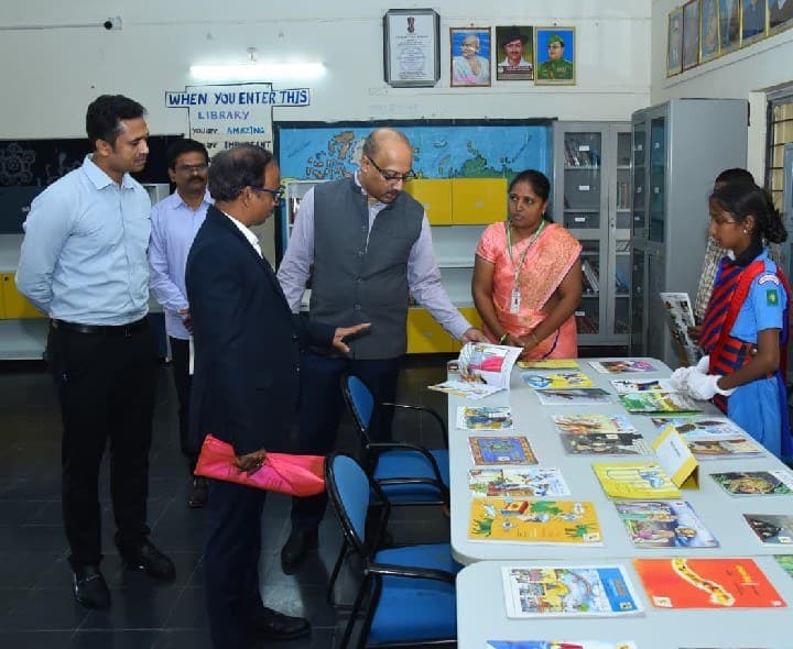 పుట్టపర్తిలో కేంద్ర విద్యాశాఖ కార్యదర్శి పర్యటన - Udayam