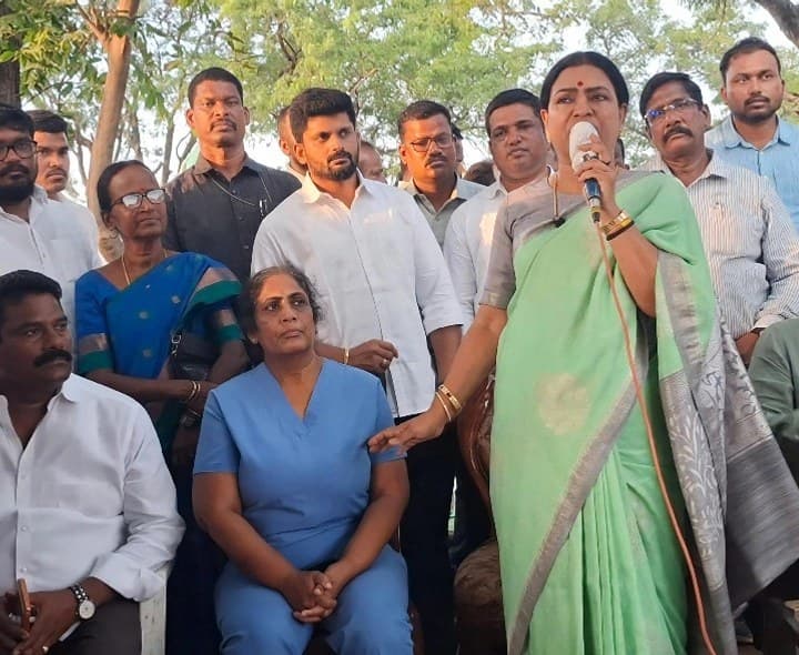 ఎంబీ మెడికల్ హాస్పిటల్ కూల్చివేతపై డీకే అరుణ ఆగ్రహం - Udayam
