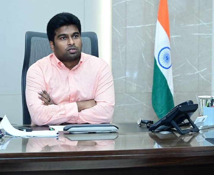 అనాధ పిల్లలకు బేబీ సెంటర్ - Udayam