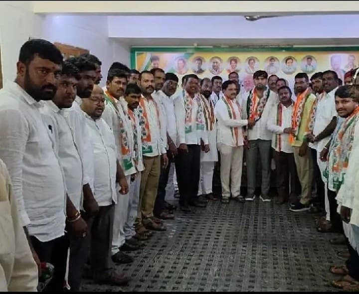 కాంగ్రెస్ పార్టీలోకి భారీగా చేరికలు - Udayam
