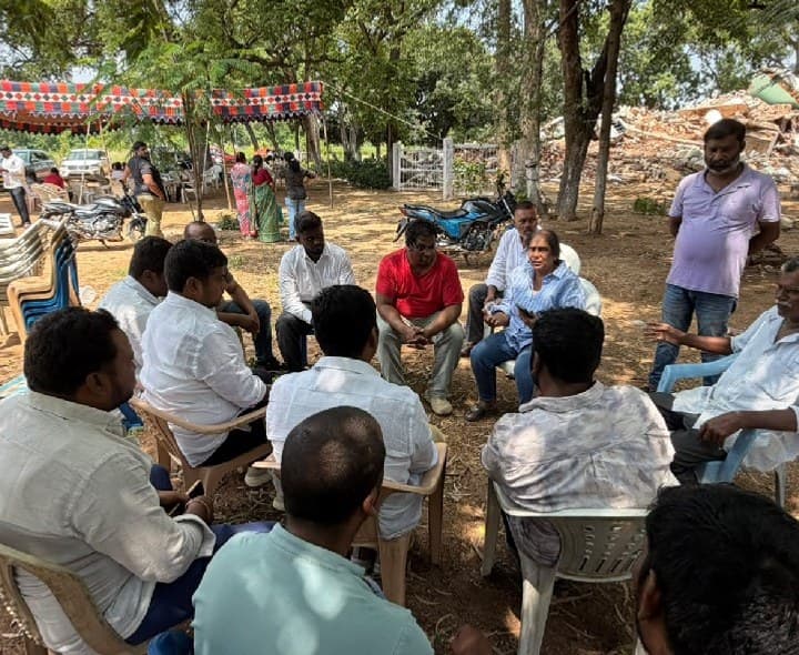 ప్రజాస్వామ్యంలో భౌతిక దాడులకు తావు లేదు - Udayam