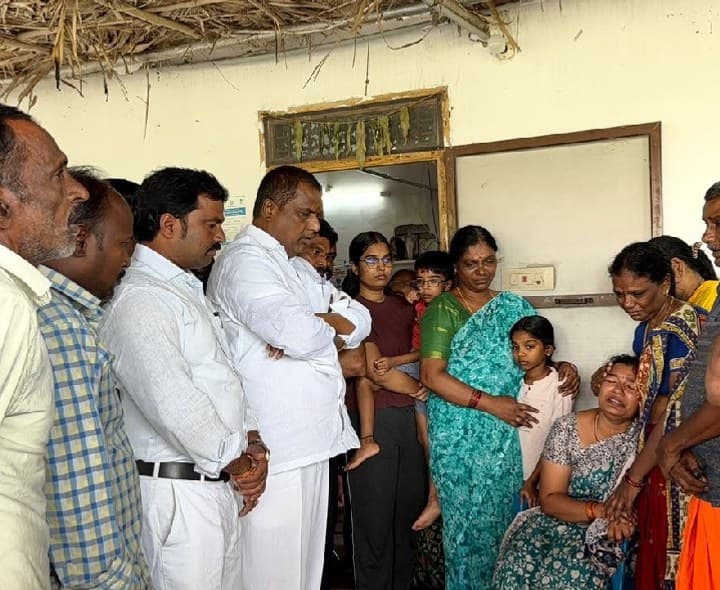 పార్టీలకు అతీతంగా బాధిత కుటుంబానికి మంత్రి అండ - Udayam