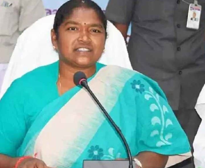 రేపు కామారెడ్డి పట్టణానికి మంత్రి సీతక్క - Udayam