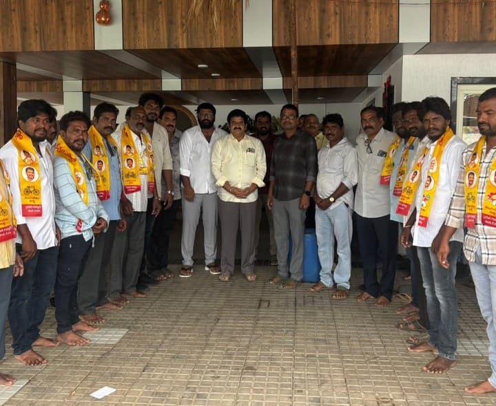 లక్ష్మీ నరసాపురంలో టిడిపిలో చేరిన వైసిపి నాయకులు - Udayam Digital