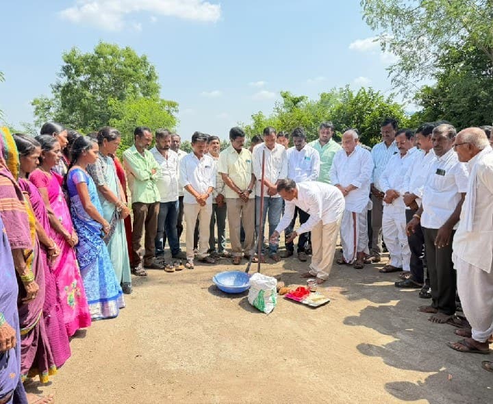 గ్రామాల అభివృద్ధే లక్ష్యం: ఎమ్మెల్యే - Udayam