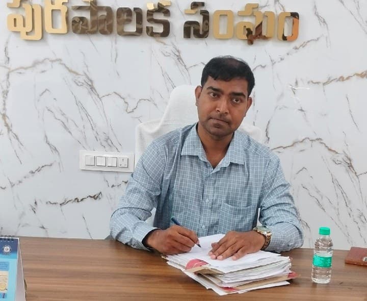 పర్యావరణహితంగా నిమజ్జనం చేయాలి మున్సిపల్ కమిషనర్ - Udayam