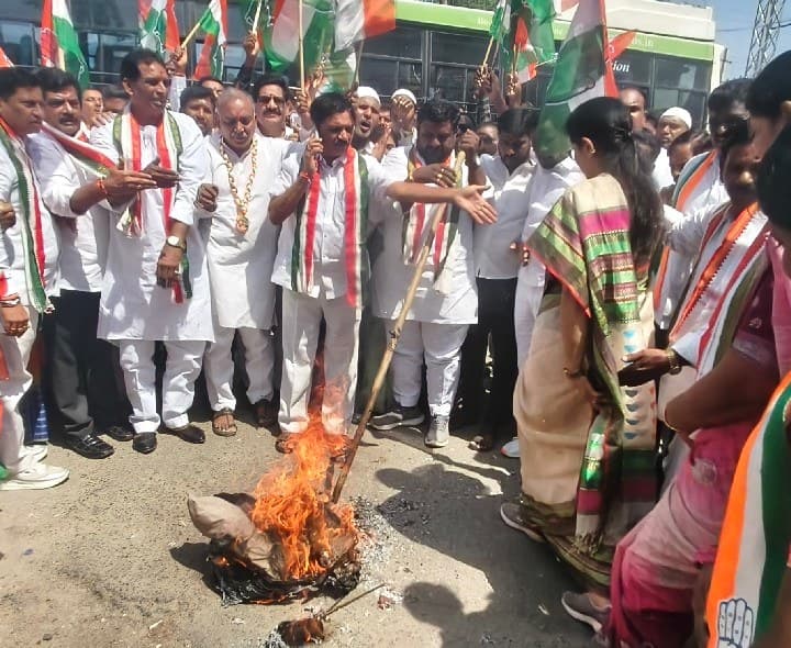 నిజామాబాద్లో కాంగ్రెస్ నిరసన సీఈసీ దిష్టిబొమ్మ దహనం - Udayam