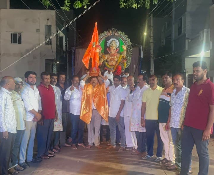 షాద్ నగర్లో ఘనంగా గణేష్ లడ్డూ వేలం - Udayam